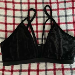 BOOHOO velvet brallette